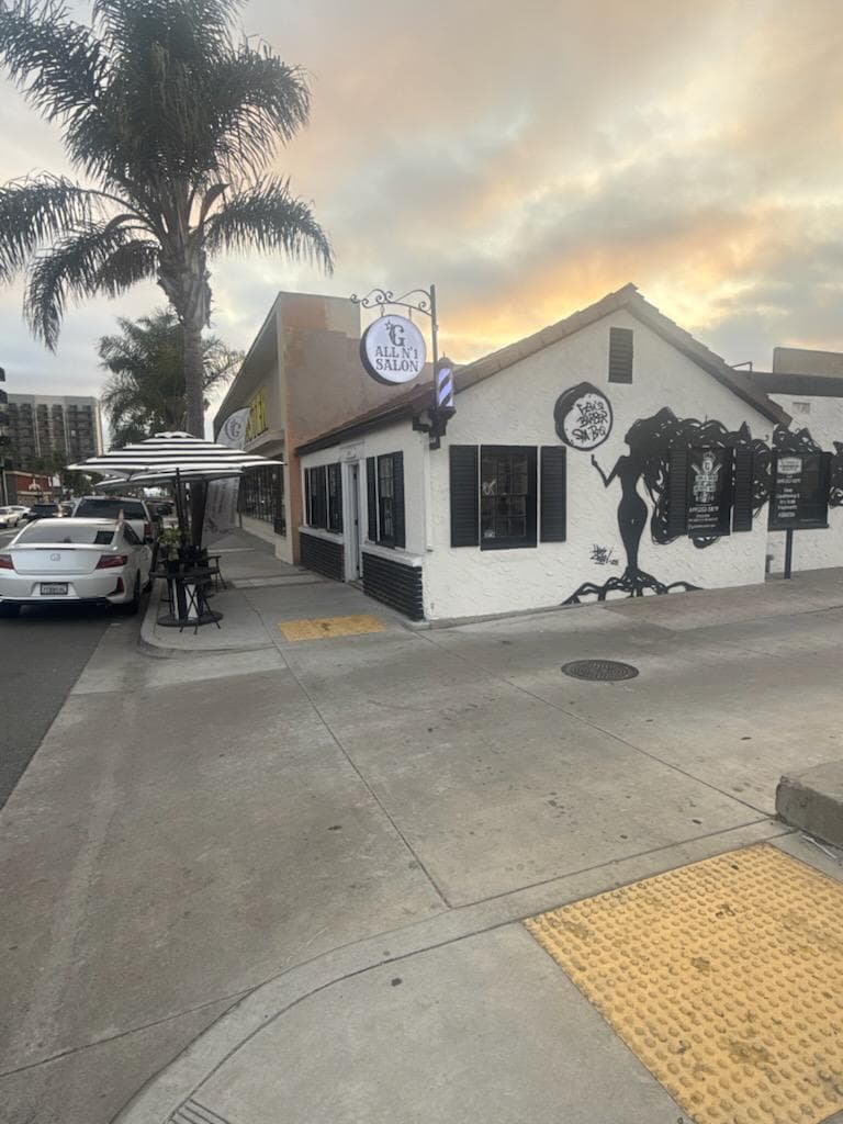 Transform your look with custom hair coloring. Natural tones, vivid shades, or subtle highlights—we do it all