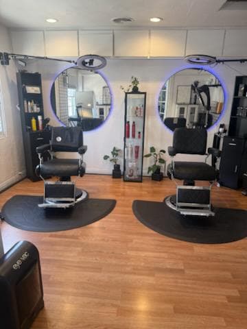 Transform your look with custom hair coloring. Natural tones, vivid shades, or subtle highlights—we do it all