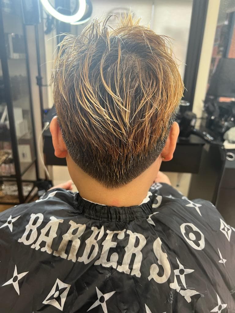 Need a fresh look? Our beauty experts deliver stunning haircuts, color, manicures, and more. Call now or book online!