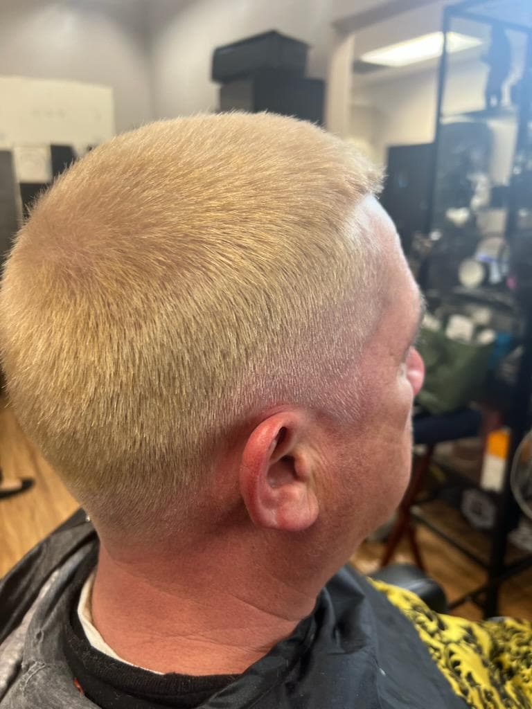 Hair and beauty salon offering cuts, color, facials, waxing, brows & more. Walk-ins welcome or schedule your appointment today.